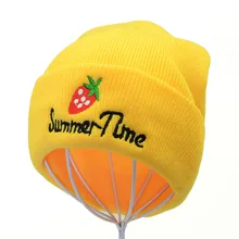 

Winter Knitted Cap Women Men Strawberry Embroidery Beanies Fashion Unisex Skullies hip hop caps Winter warm ski Hats