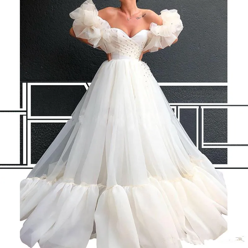 2019-prom-dresses-a-line-sweetheart-lace-applique-tulle-sweep-train-evening-party-gowns-backless-quinceanera-gowns