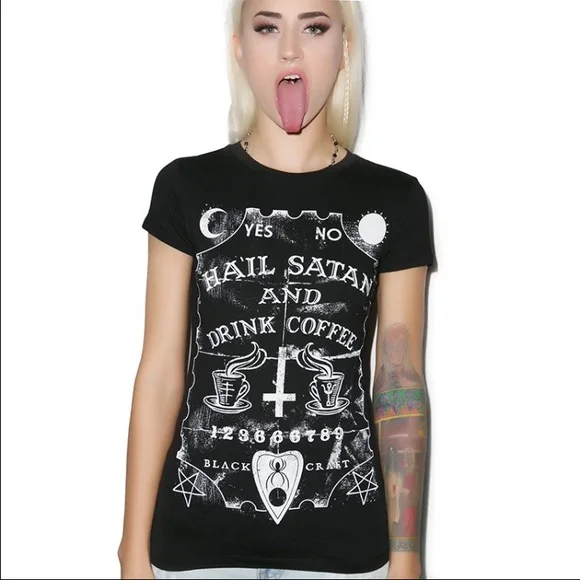 

Fashionshow-JF Hail Satan And Drink Coffee Funny Gothic Style T Shirt Man Women Short Sleeve Satan Coffee Enthusiasts Tee Tops