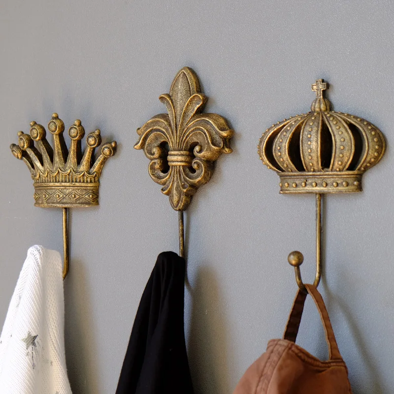 

Retro European Classical Crown Wall Decor 3D Hook Rack Art Living Room Room Clothing Store Contracted Background R2778