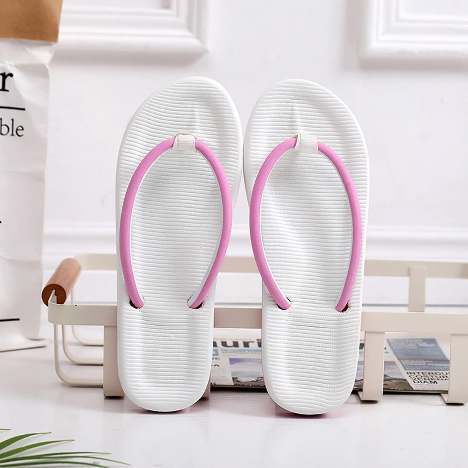 Women’s Open-Toe Summer Slippers – Fashionable Slip-On Beach Sandals, Breathable Flip-Flops for Casual and Bathroom Use Beach Footwear Flip-flops
