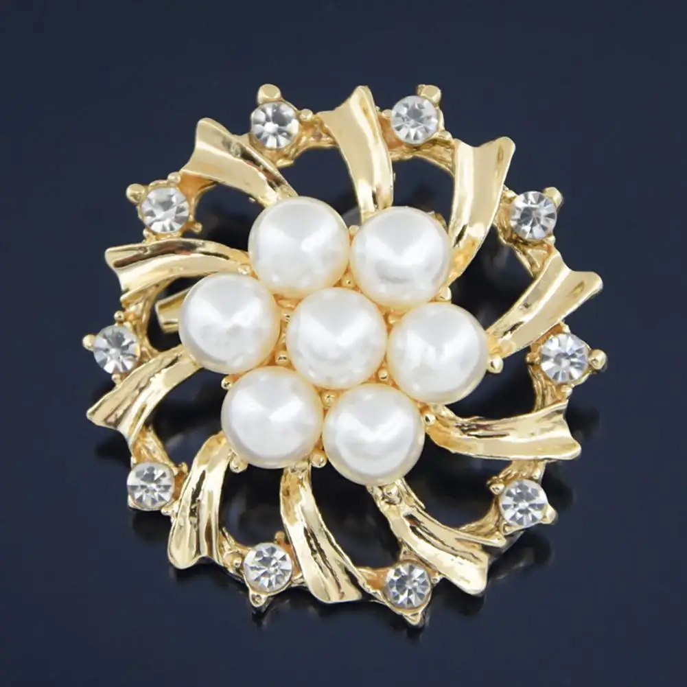 

Brooch Pin Woman Fashion Faux Pearl Rhinestone Inlaid Flower Brooch Pin Cardigan Shawl Clip Brooches Clothes Decor Match cardiga