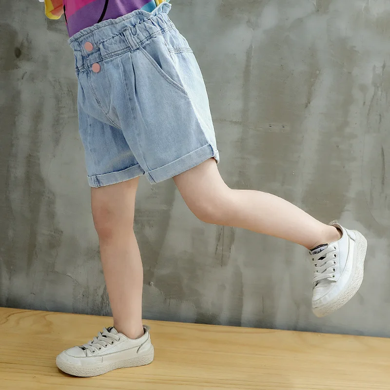 Джинсовые шорты для девочек Летняя универсальная летняя одежда в Корейском стиле, новинка года детские штаны средней длины летние шорты средней длины