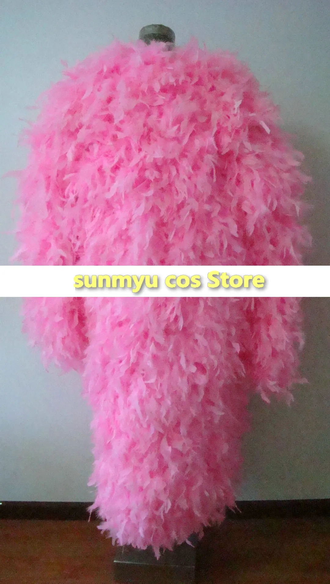 thumbnail image 1 of Disfraz de Cosplay de Donquixote Doflamingo de ONE PIECE, tamaño personalizado, abrigo de plumas rosa para Halloween con gafas, 1 of 5
