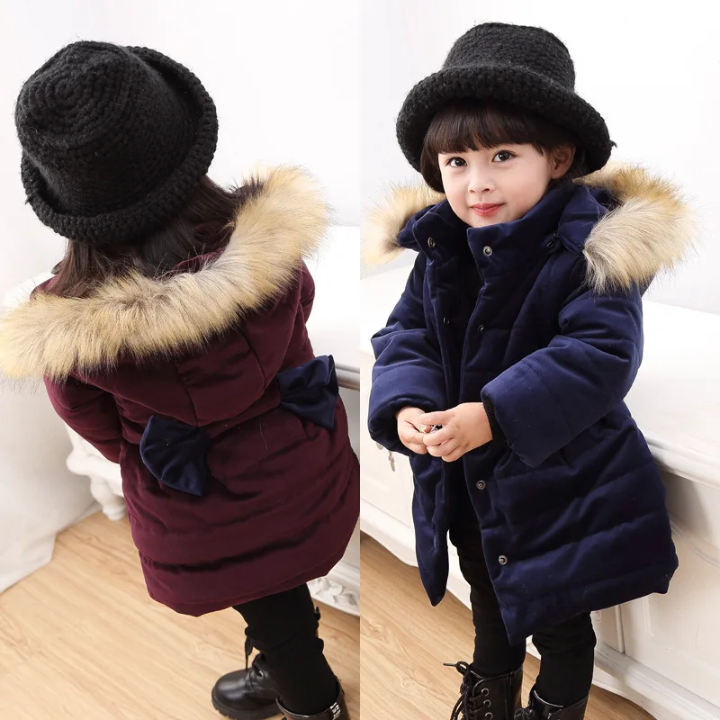 Коллекция года, осенне-зимнее модное пальто-пуховик для маленьких девочек с меховым капюшоном и бантом, Детская куртка на хлопковой подкладке детская одежда, верхняя одежда