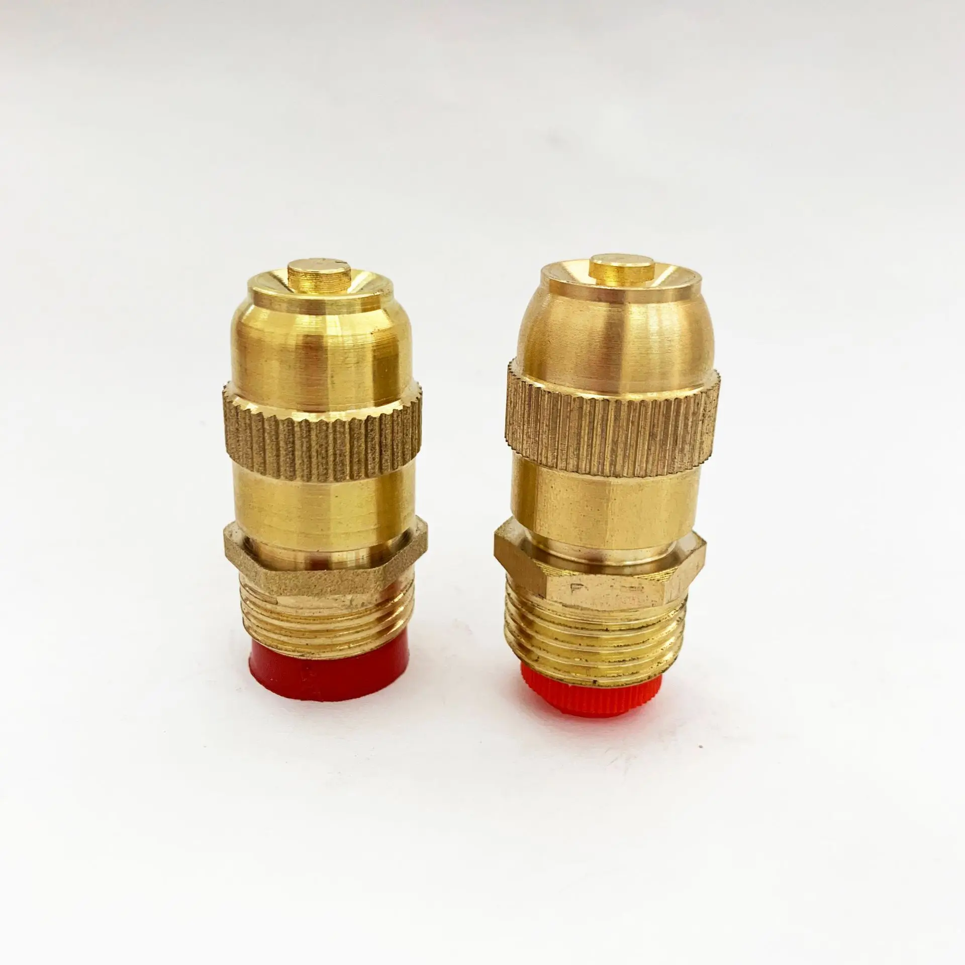 

4 Adjustable Bullet Nozzle Micro Jet Nozzle Gardening Lawn Irrigation Joints Garden Atomization Equipment