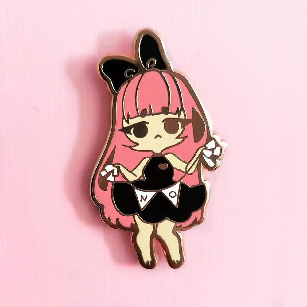 Кавайное черное платье без Девушки жесткие эмалевые булавки Аниме Chibi значок на