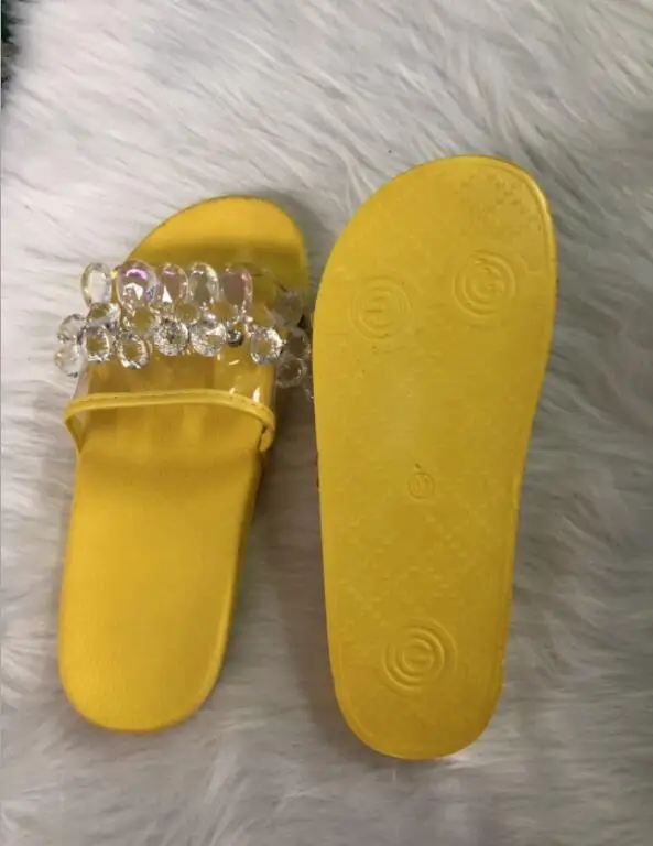 ; коллекция года; Модные женские сандалии; однотонные тапочки на плоской подошве; блестящие пляжные шлепанцы со стразами; женские шлепанцы - Цвет: Цвет: желтый