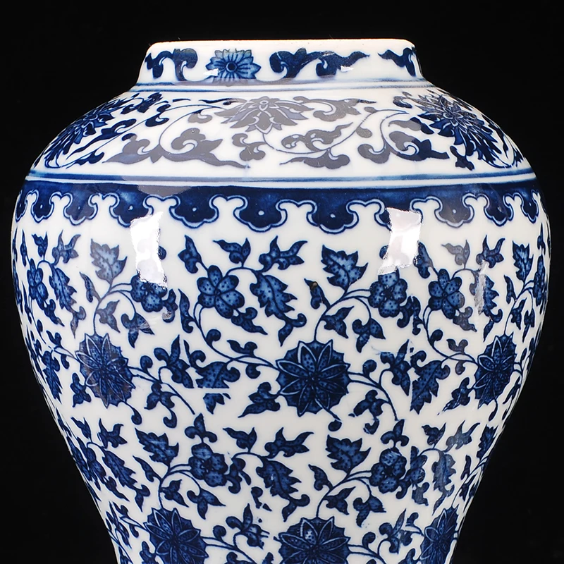 Chinese Temple Jar Antique Qing Qianlong Mark Blue And White Porcelain Ginger Jar Ceramic Flower Vase with Lid