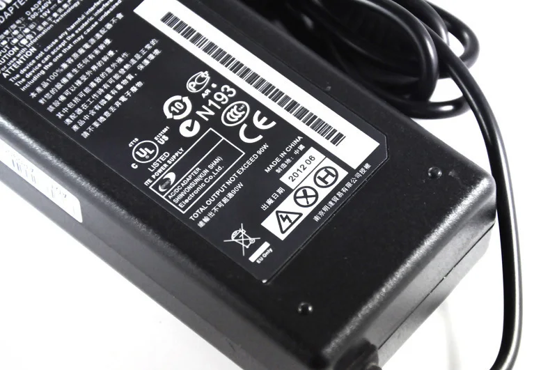 For samsung R580 R590 R610 R65 R540 R560 R580 R610 R65 R700 RC530 RF509 RF510  laptop power supply AC adapter charger 19V 4.74A external fan for laptop