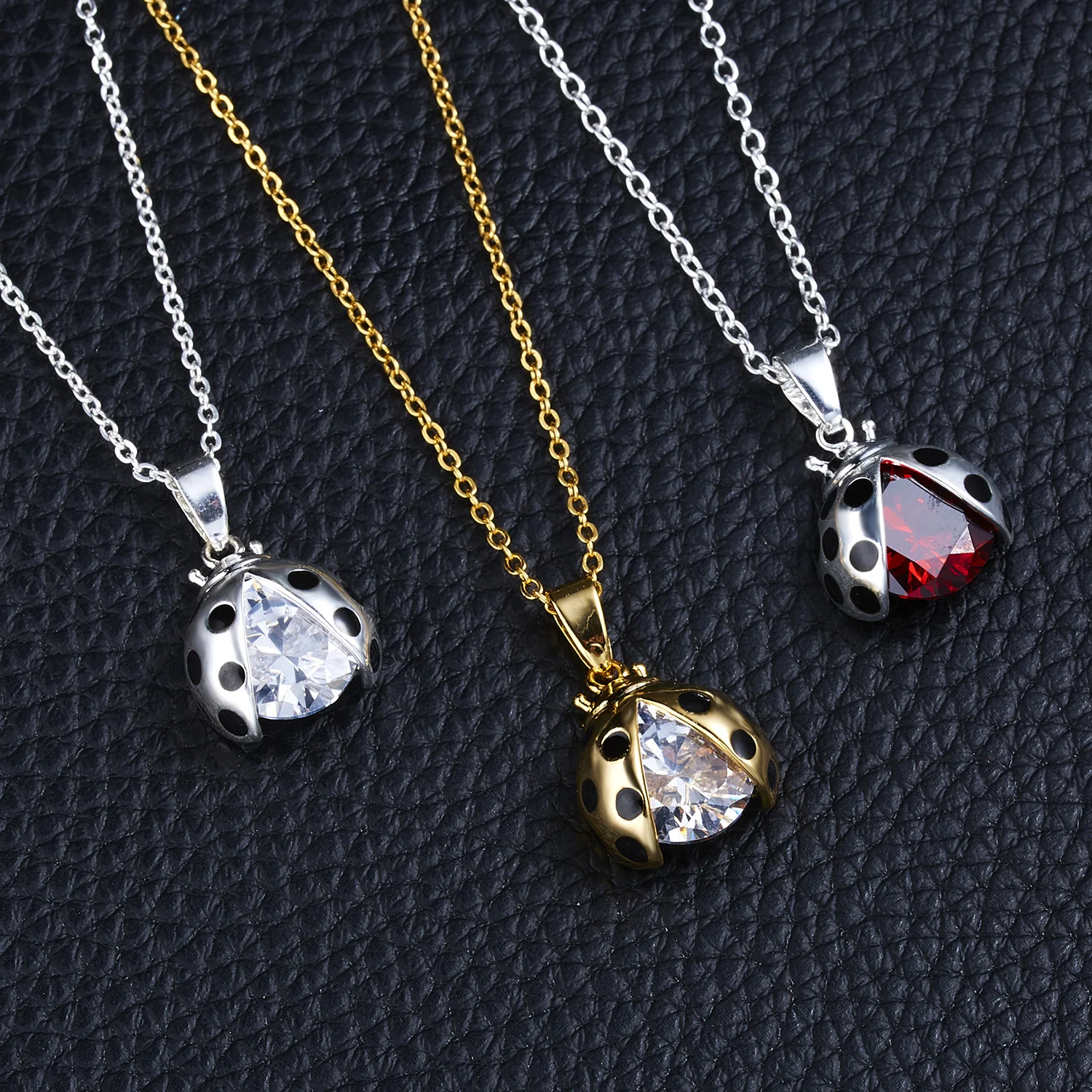 

3 Colors Elegant Animal Ladybug Zircon Pendant Necklace For Women Crystal Long Chain Decorative Necklace Fashion Jewelry Gift