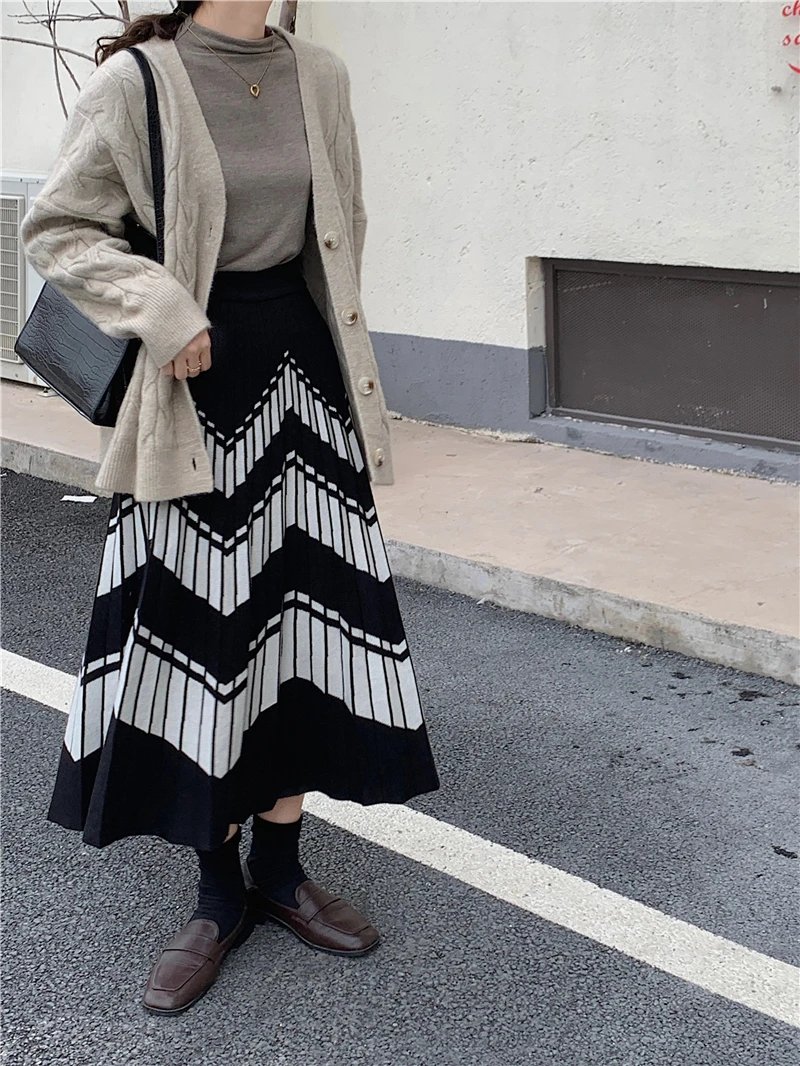 New 2021 Autumn Winter Women Skirts Striped Vintage Elegant Lady Knitting Fashionable Pleated Wild Long Skirts black maxi skirt