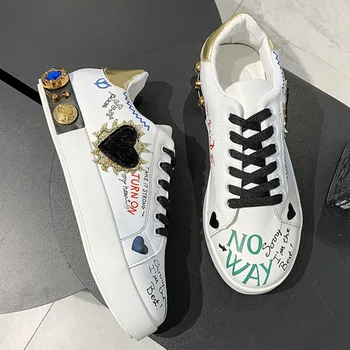 

2020 Fashion Women Vulcanized Shoes Sneakers Ladies Lace-up Casual Shoes Breathable Canvas Print Shoes Graffiti Flat