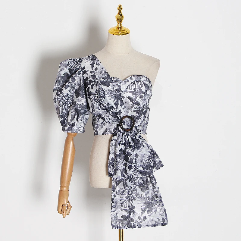 black printed TWOTWINSTYLE повседневные женские рубашки с принтом, на одно плечо, с пышными рукавами, асимметричный воротник, женская рубашка, осень, модная новинка - Цвет: black printed