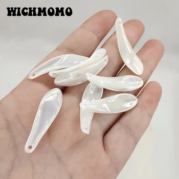 

2020 New 10pcs 35*10mm Acetic Acid Acrylic White Leaves Flowers Charms Pendant for DIY Necklace Earring Jewelry Accessories
