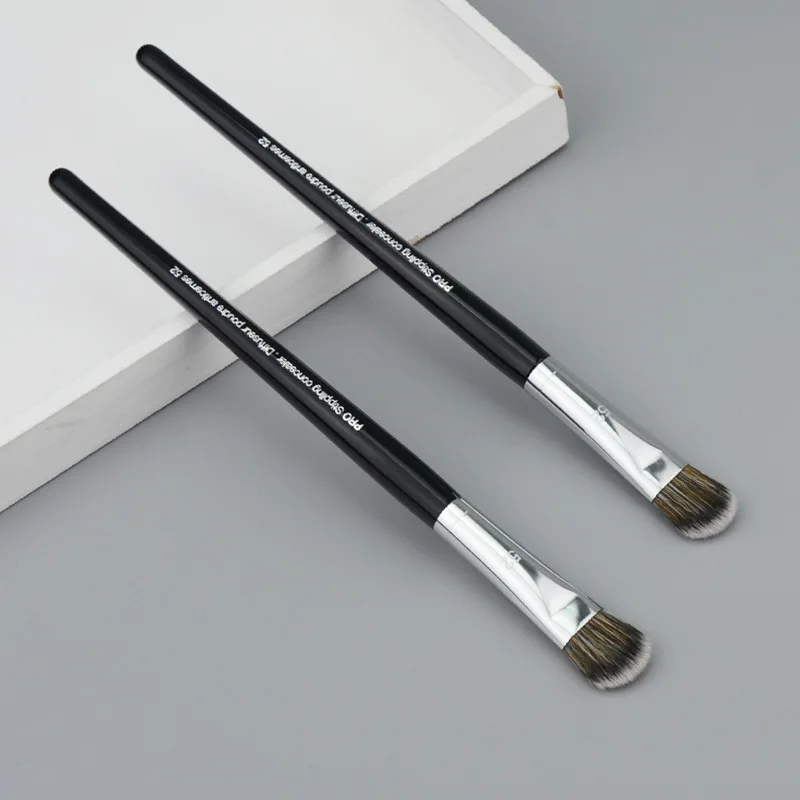 1Pcs 52# Foundation Concealer Brush Face Shadow Broom Big Eyeshadow Concealer Brush Stippling Concealer Brushes Makeup Tools 5