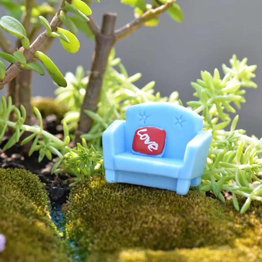 

Love Resin Sofa Miniature Statue Doll Model Landscape Garden Home Desktop Decor