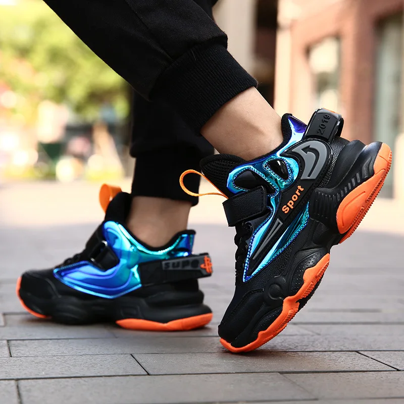 Новинка года; сезон осень; модные сетчатые дышащие кроссовки для спорта и отдыха; модные удобные туфли с мягкой подошвой для девочек; обувь для мальчиков в старом стиле