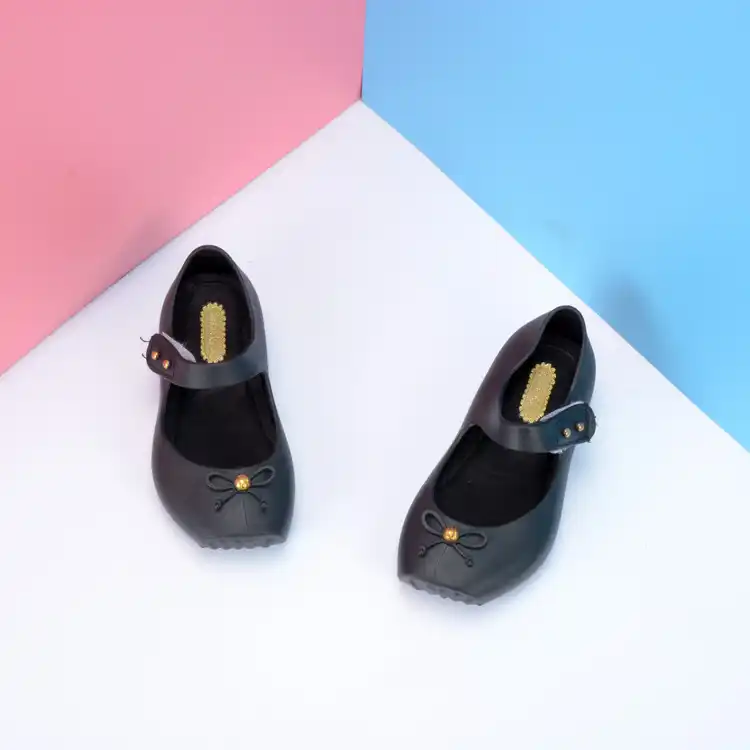 girls red jelly shoes