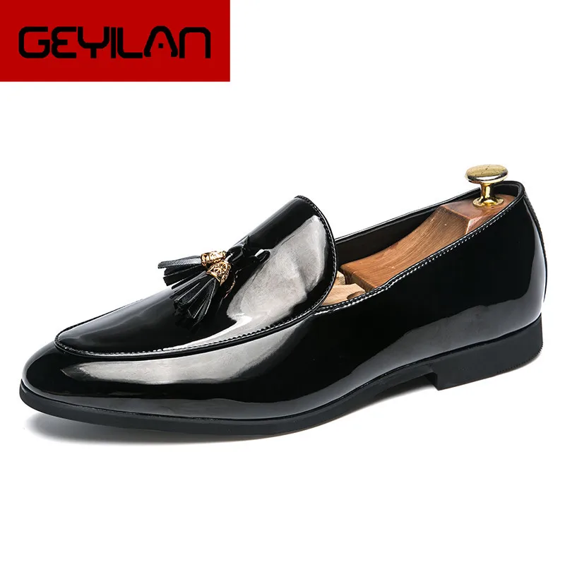 

2018 Fashion Men's Loafers Bling Slip-On Leather Shoes Men Waterproof Fringe Decoration Men Leather Shoes Men Flats