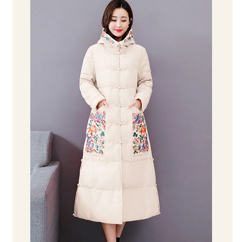 Beige UHYTGF parkas mujer, зимняя хлопковая куртка с вышивкой в стиле ретро, Женская Повседневная теплая длинная куртка с капюшоном в национальном стиле, 4XL 955 - Цвет: Beige