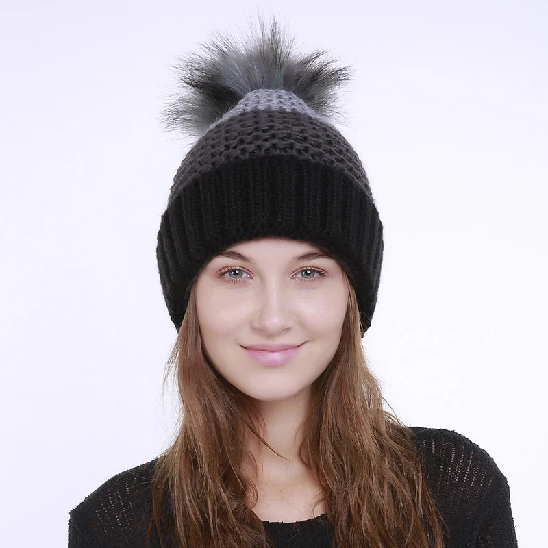 

Autumn and winter new knitted wool hat 2019 imitation rabbit fur ball color matching curling warm ladies single layer hat