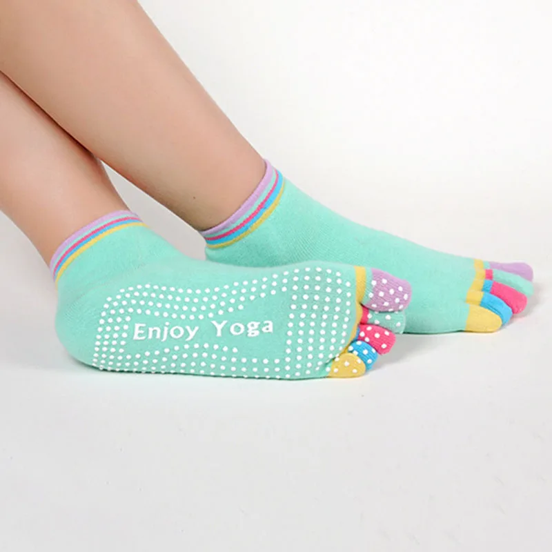 Женские спортивные цветные носки для йоги, популярные хлопковые носки для фитнеса и пилатеса, радужные Нескользящие Дышащие носки с пальцами фиолетового цвета - Цвет: J