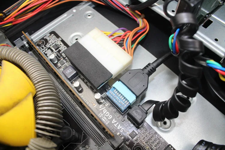 HTB1FSasVhTpK1RjSZFMq6zG_VXaH