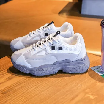 

Ins super fire autumn and winter new thick-soled sneakers Hong Kong style black and white casual running shoes women ZZ-194