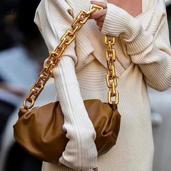 

[BXX] Weaving PU Leather Handbags For Women 2020 Autumn Soft Fashion Clutch Bag Ladies Acrylic Chain Travel Cloud Bag HO152