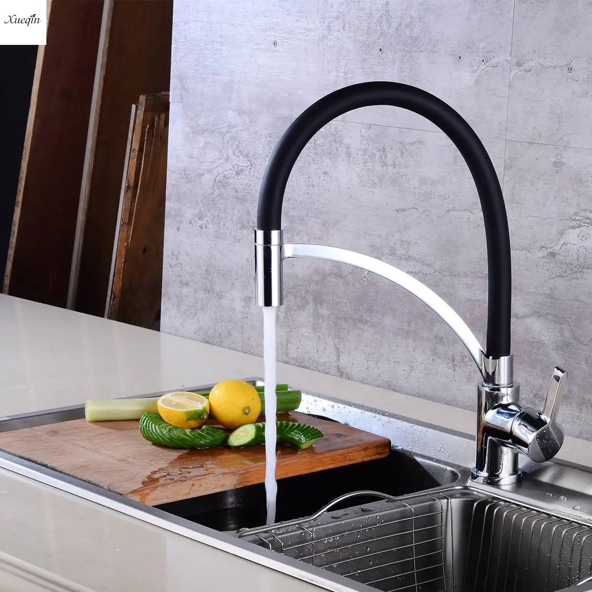 

Chrome Kitchen Faucets with Rubber Design Mixer Faucet for Kitchen Single Handle Pull Down Deck Mounted Crane for Sinks