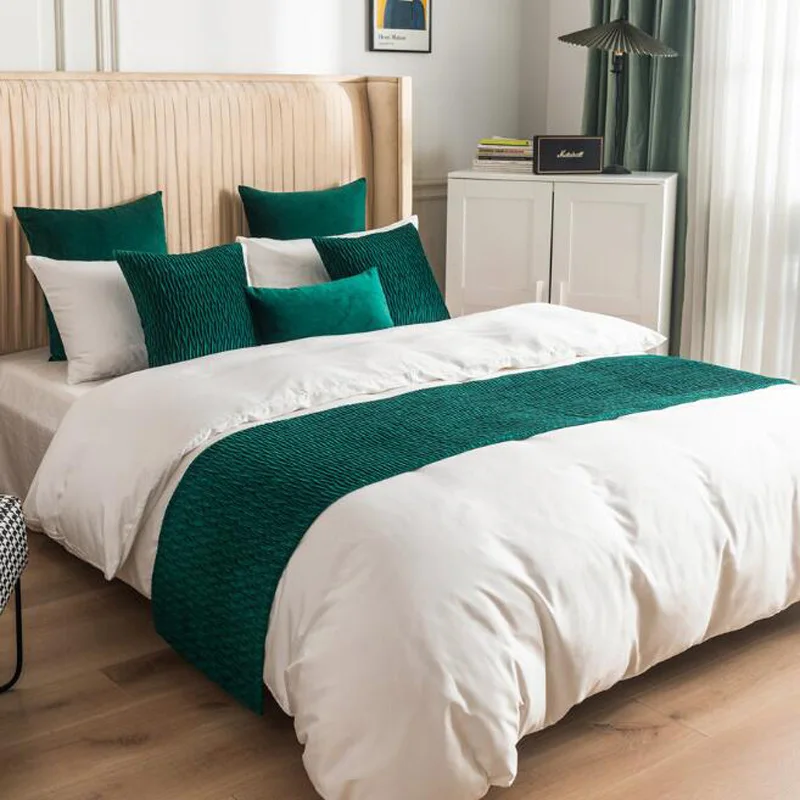 

1pc Nordic Bed Runner Luxurious Velvet Bed Cover Polyester Decorative Bed Towel Double Sides Available
