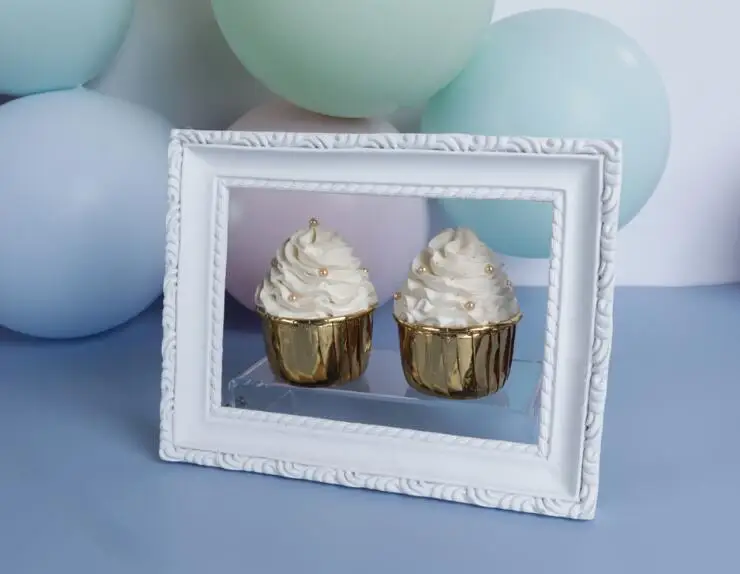 Белый кекс дисплей тарелки смолы фото рамка тип кекс торт подставки для свадьбы десерт торт украшение подставка для кексов - Цвет: 2Pcs Cupcakes