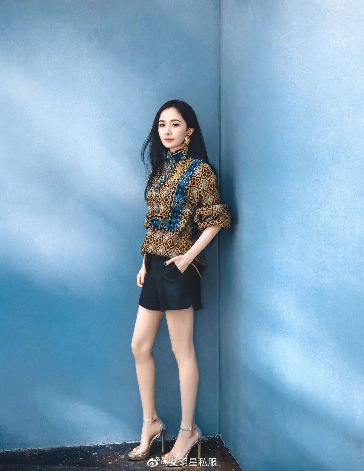 

Runway Designer Sweaters 2020 Floral Knit Rhinestone Buckle Color Patchwork Pullover Women Popular High Fashion Long Sweaters