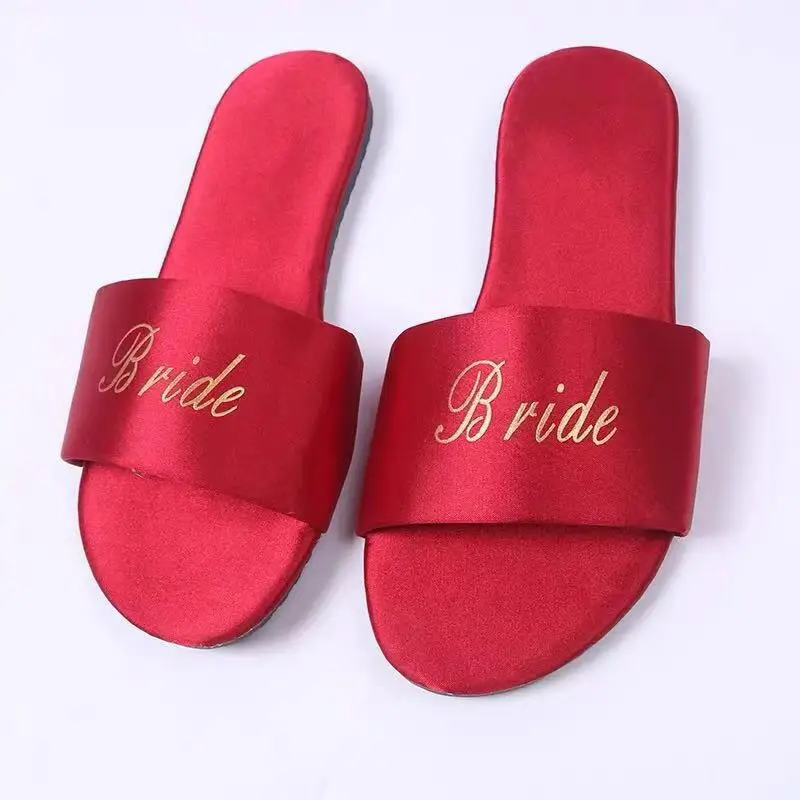 Shipping7 пар/партия 7 видов цветов, с надписью "Bride to be" курица вечерние подарок персонализированный атласный тапочки подарки невесте на свадьбу - Цвет: red