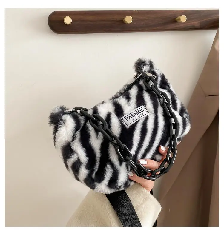 wristlet keychain Fashion Women's Zebra Pattern Mini Shoulder Bags Female Winter Plush Underarm Bags Vintage Leopard Zebra Pattern Fluffy Tote Bag purse