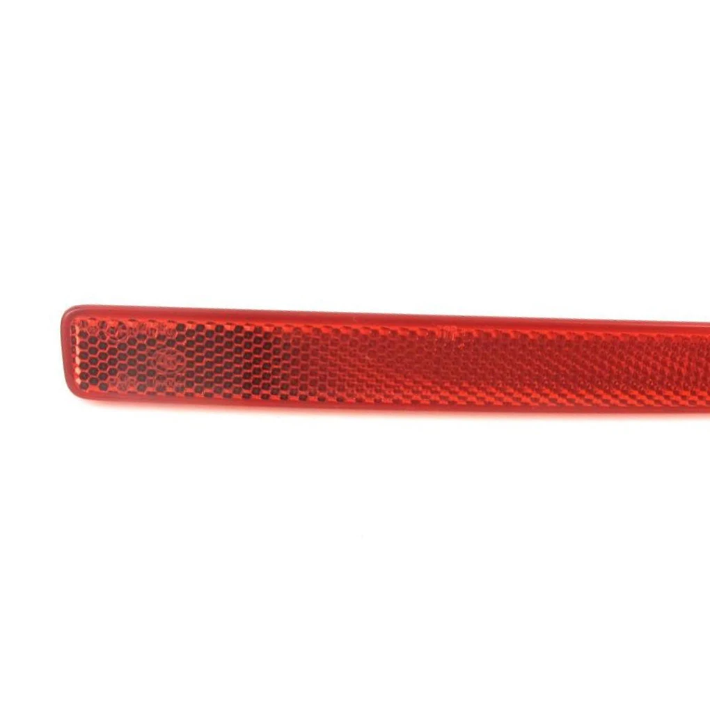 Красный объектив заднего бампера отражатель в сборе Замена для T5 2004-2011 7E0945105 7E0945106 - Цвет: Right side