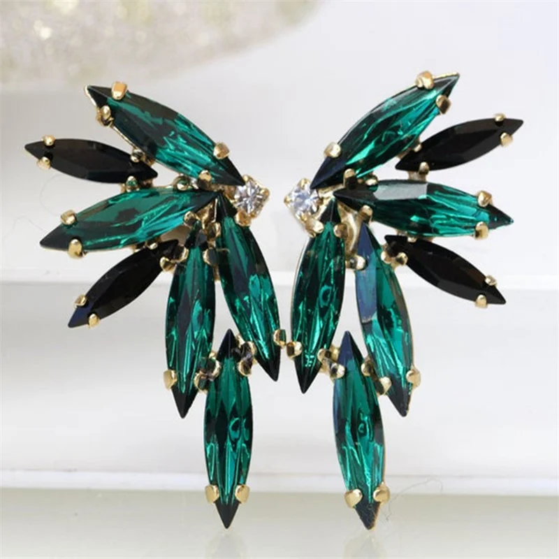 

BAOSHINA Fashionable Simple Green Leaf Zircon Exaggerated Earrings For Women Jewelry Female Accessories