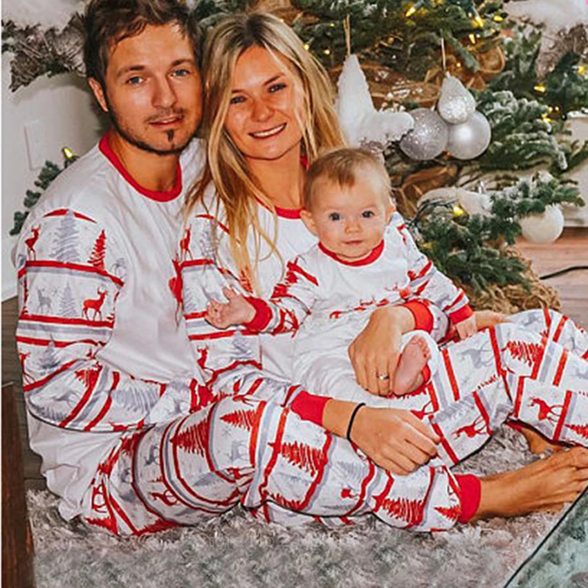 冬の家族の衣装 クリスマスのカップルの服 長袖のプリント ママとパパのための暖かいパジャマ 子供のための Matching Family Outfits Aliexpress