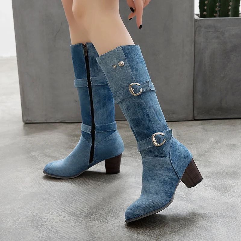 Rimocy/теплые ботинки до середины икры из джинсовой ткани женские ботинки на Высоком толстом каблуке с металлической пряжкой женские зимние ботинки размера плюс 34-48