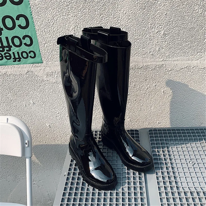 Black Patent Leather Ботинки с высоким голенищем в армейском стиле; женские ботинки с круглым носком на толстой подошве и низком квадратном каблуке; Bottes; Цвет Черный; однотонные ботинки в британском стиле; Новинка года; Зимние непромокаемые ботинки; Mujer - Цвет: Black Patent Leather
