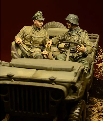 1/35 Resin Figures Model Kits WWII German Jeep crew 2 figure  Unassambled Unpainted