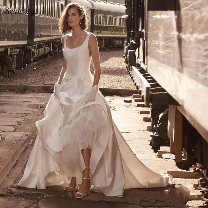 

Sevintage Cheap A-Line Satin Country Wedding Dresses Scoop Backless Sweep Train Buttons Bridal Gowns Plus Size Bride Dress 2020