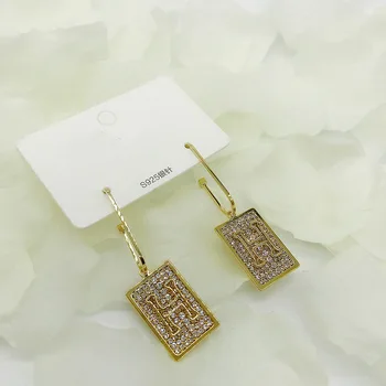 

2020 Fashion Brand Letter H Gold Color Plated Iced Out Micro Pave Zirconia Square Refined advanced For Women Earrings Gift