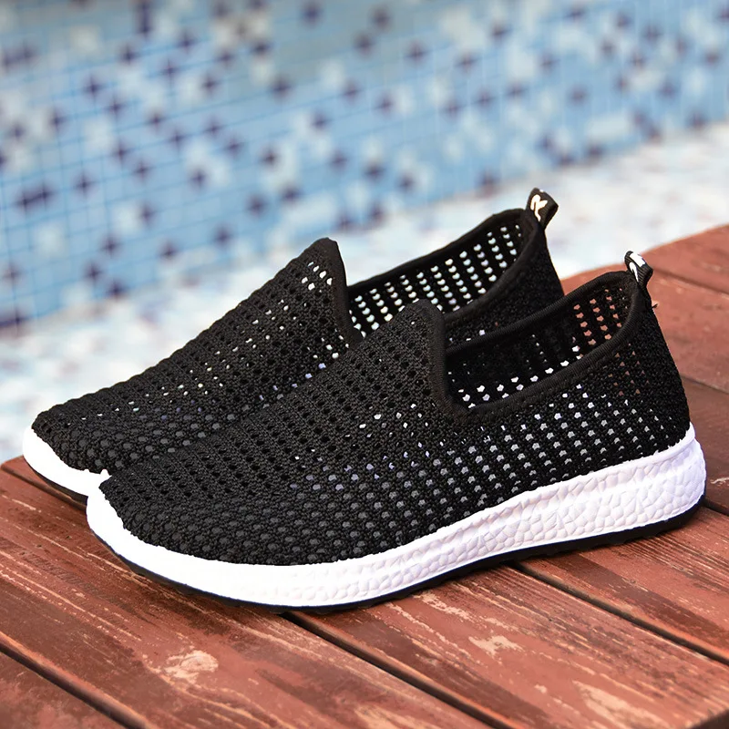 

New Style Old Beijing Craft Fly Weaving Shoes Comfortable Casual Breathable Hollow out Network Shoes