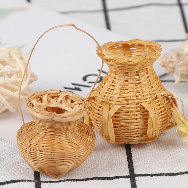 1/12 Dollhouse Miniature Accessories Mini Bamboo Basket Simulation Fish Basket Model Toys for Doll House Decoration