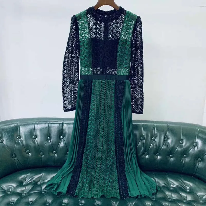 Зеленый Qian Han Zi осенние модные одежды для представления Женские Длинные рукава винтажная кружевная вставка плиссированный полый перспективный платье средней длины - Цвет: Зеленый