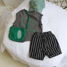 Детские хлопковые льняные шорты; сезон лето; коллекция года; детская одежда в Корейском стиле; стиль; модные брюки в Вертикальную Полоску для мальчиков