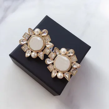 

New 2020 rhinestone pearl retro stud elegant jewelry for women