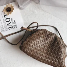 Морщинистая Сумочка с заклепкой для женщин овечья кожа, ручная работа сумки облачные вместительные сумки Женская сумочка из натуральной кожи сумки через плечо